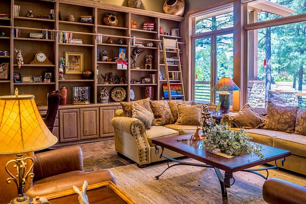 Clutter-Free Home - tidylivingguide.com